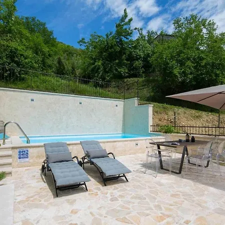 Casa Gradinje Holiday home *